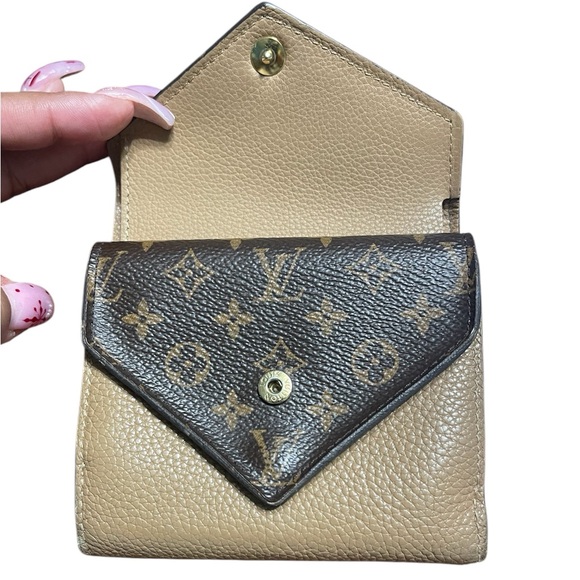 RARE Authentic LV Beige Calf Leather & Monogram Canvas Double V Flap Wallet - Picture 2 of 12